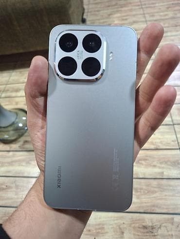 m 11 lite: Xiaomi 15 Pro, rəng - Gümüşü, 
 Sensor — 1