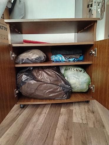 taxta atmalar: İşlənmiş, Düz TV altlığı, Polkalı, Laminat, Rusiya — 2