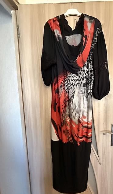 podium don: Hicab geyimi Qadın paltarı – uzun, qara əsaslı, qrafik/animal print — 2