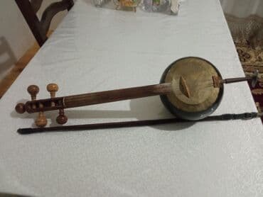 Kamança və kamış yay - Klassik Azərbaycan kamançası – dairəvi kasası