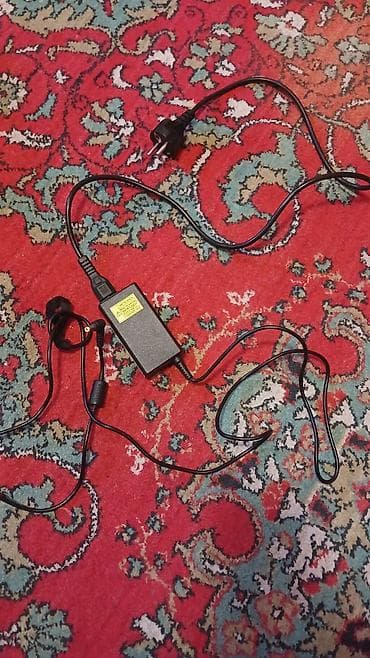 продаётся ноутбук запечатанный абсолютно новый привозной из америки: Notebook adapterləri və enerji blokları seti - HP adapteri: orijinal — 2