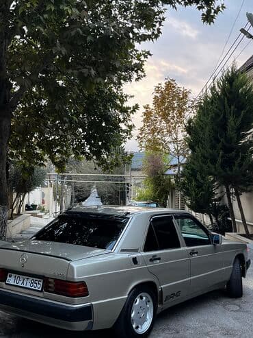 turbo az c class: Mercedes-Benz 190: 2 l | 1991 il Sedan — 11