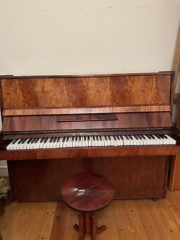 gitara klasik: Məhsul: Akustik pianosu “Belarus” (upright) Təsvir: - Klassik upright — 1