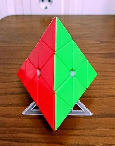 Rubik kubu: Moyu Meilong Pyraminx - Klassik pyraminx tipli dönər bulmacadır; — 1
