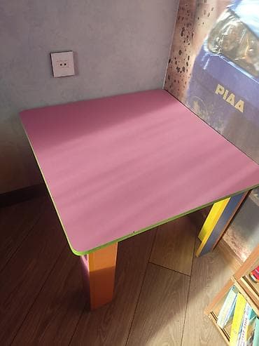 işlenmiş stullar: Oğlan və qız üçün, Siyirməsiz, Bağça masası, Stulsuz — 1