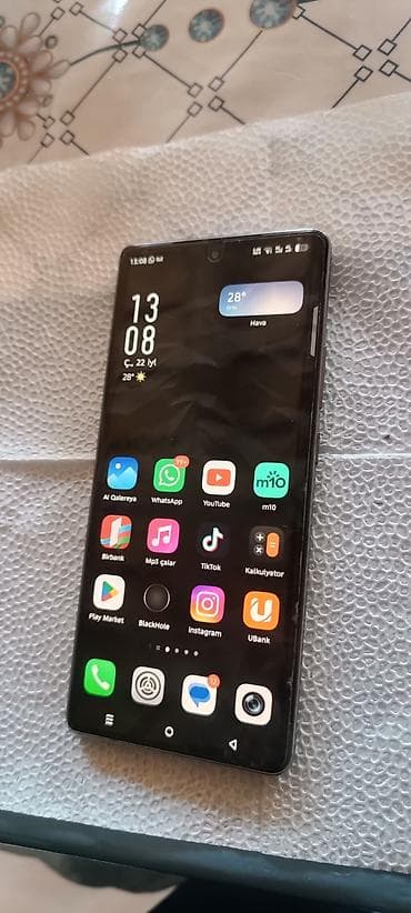 Smartfon – 3 arxa kamera modullu, ön kamerası ekranın yuxarı lalafo.az -da Smartfon – 3 arxa kamera modullu, ön kamerası ekranın yuxarı