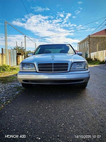 Mercedes-Benz C 180: 1.8 l | 1996 il Sedan