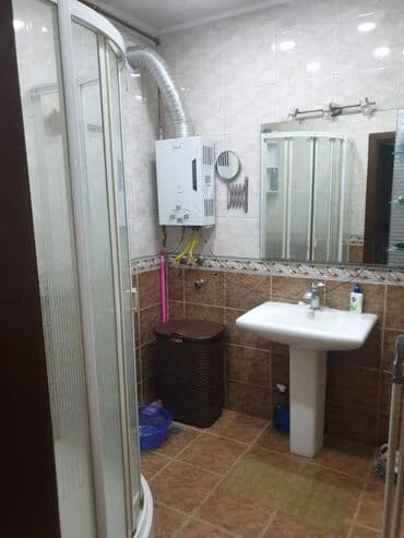 квартиры на ази асланова: Həzi Aslanov metrosunun yaxınlığında 5 mertebeli binanın 5-ci — 2