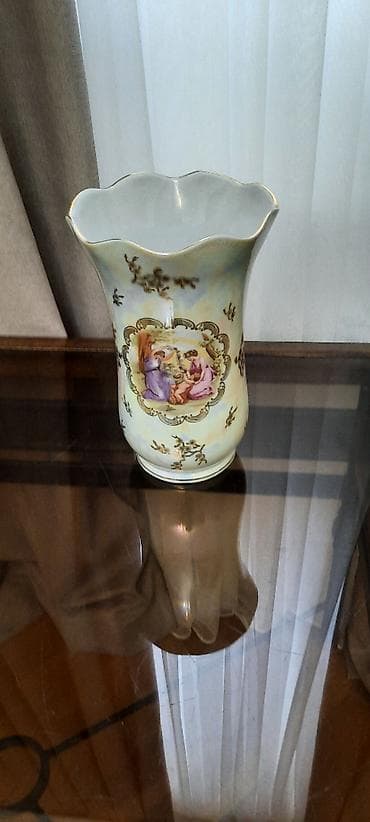 zefer gunu sekilleri: Прошлого века.цены разные.Первое фото15ман .Второе фото 30м .Шестое — 9