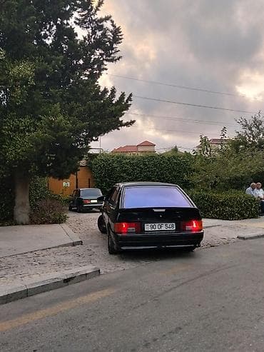 baqaj: Satılır: Qara rəngli 5 qapılı hetçbek. Ön/arkada optikalar standart — 3