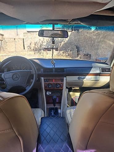 mersedes 212: Mercedes-Benz E 220: 2.2 l | Sedan — 6