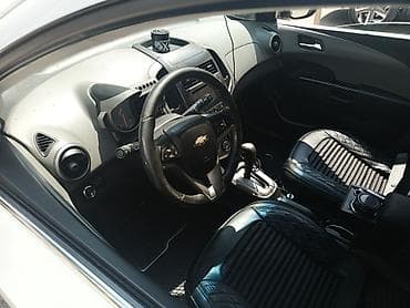Avtomobil satışı: Chevrolet Aveo hatchback – ağ rəng - Kuzov: 5 qapılı hatchback, ağ — 6