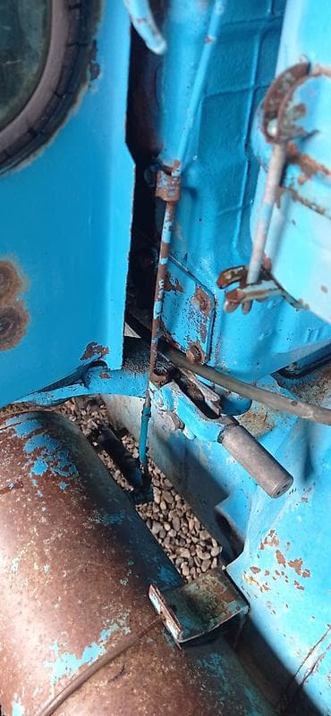 ezik mawinlar: Satılır traktor zavodu ili 1990 — 4