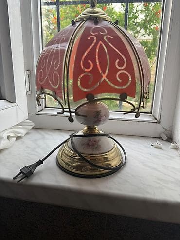 Şüşə abajurlu masa lampası - Klassik dizayn: Kubbə formalı, şüşə lalafo.az -da Şüşə abajurlu masa lampası - Klassik dizayn: Kubbə formalı, şüşə