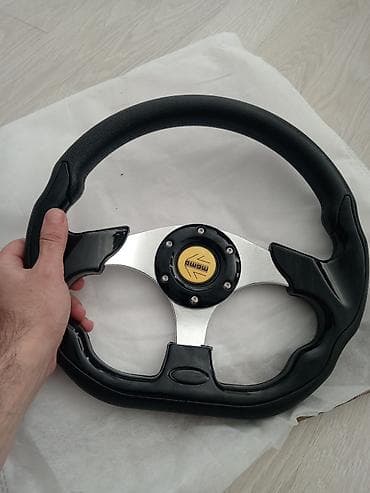 21011 vaz: Avtomobil üçün idman sükanı - Dizayn: 3-şüalı, mərkəzdə sarı loqolu — 4