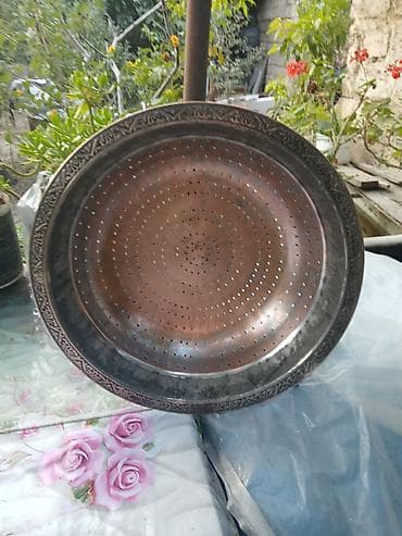 aş süzən: Misdən as suzən 150 yasi var. - Material: əl işi mis (döymə mis) - — 1