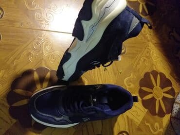 Botinkalar: İdman ayaqqabıları – 2 model 1) Tünd göy krossovka - Rəng: navy (tünd — 1