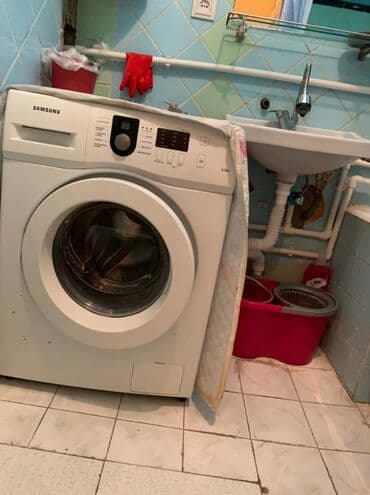 kiraye evler metro: 28 may metrosunun yaxınlığında tibb universitetinə yaxın 5 mertebeli — 2