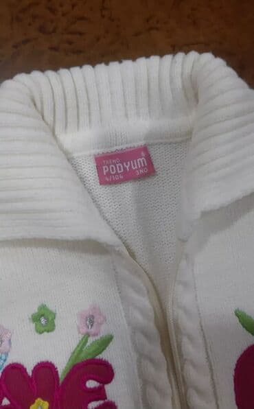 həkim qız şəkilləri: Seliqeli geyinilib.3-4yaşa uyğundur.Yaxın metro stansiyalarına — 3