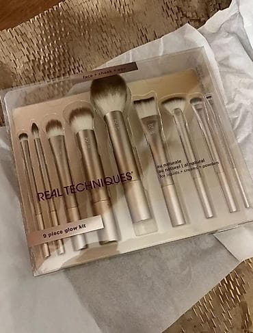e8 kit: Real Techniques 9 Piece Glow Kit – üz, yanaq və göz makiyajı üçün — 1