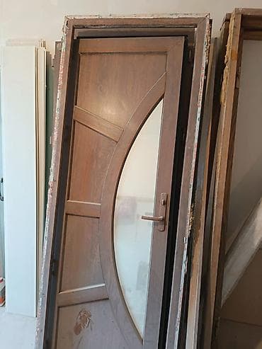 2 eded Plastik hamam-tualet qapisi –1 eded guzgulu(cox möhkəm