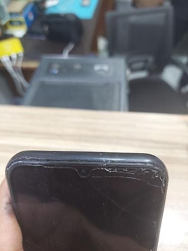 hard disk temiri: Samsung Galaxy A30s, 64 GB, Qırıq — 4