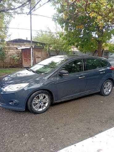 disk təkərlər: Ford Focus hatchback - Kuzov: 5 qapılı hatchback, tünd boz rəng - — 5