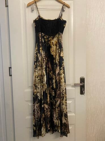 atlas donlar: Красивое яркое платье, низ гофре. Спинка из кружева, корсетная, есть — 4