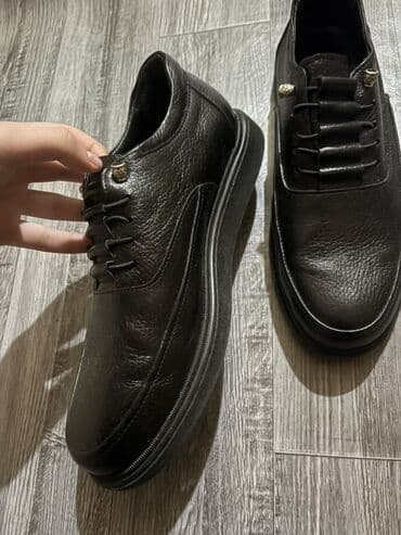 qizil komplekt qiymetleri: Məhsul: Kişi ayaqqabısı - Rəng: Qara - Üst material: Teksturalı dəri — 2