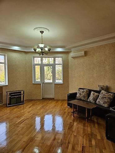 8 noyabr mt Azər Əliyev küç 16/2 mərtəbəsi sahəsi 145 kv 3 otaqlı — 1