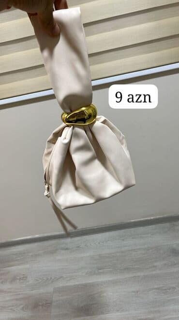 русский мех: Məhsullar: - Qara jilket/ceket: zipli ön hissə, yanlarda qapaqlı və — 17