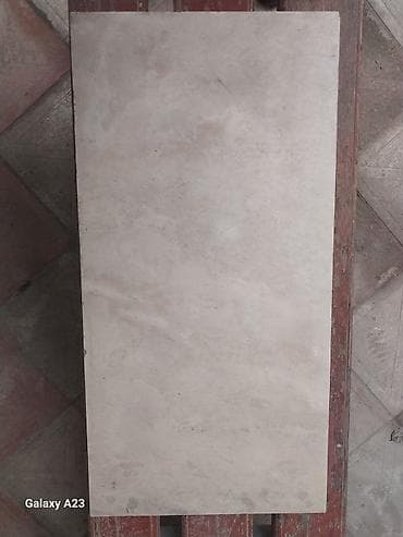 Mərmər 39 ədəddir. 1 ədədi 3 manat