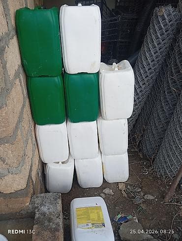 1.70 Qəpikdən 140 Ədəd Plastik bidonlar – 20Litr, yaşıl və ağ rəngdə