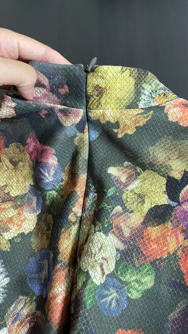 qadın geyimləri və qiymətləri: Tezedir . L razmerdir — 4