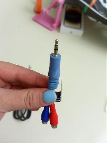 дивиди плеер: AV kabelləri dəsti Məhsulun tərkibi: - 3.5 mm TRRS (4-pole) kişi jack — 4