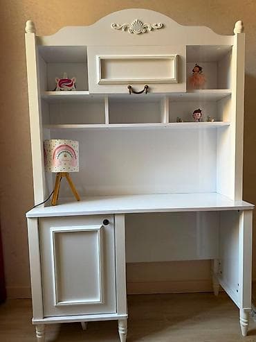 Uşaq/qız otağı üçün klassik üslubda mebel dəsti Tərkibi: - Tək — 1