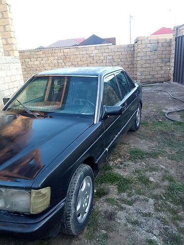 w202 bufer satilir: Mercedes-Benz 190D (W201) sedan - Kuzov: qara rəng, 4 qapılı sedan — 5