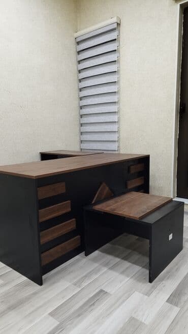 Ev üçün mebel: Yeni, Müdir üçün, Künc masa — 1