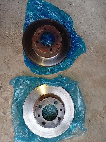 Avtomobil üçün ön apornu. vaz aftamabili ucundu. Mastagadadi. eyrisi