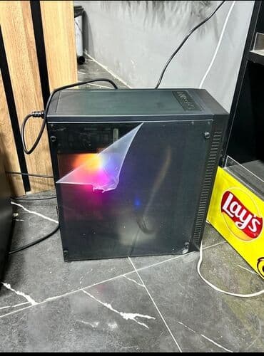 stolüstü kompüter: Stolüstü kompüter dəsti - Korpus: şüşə yan paneli olan qara ATX/µATX — 1