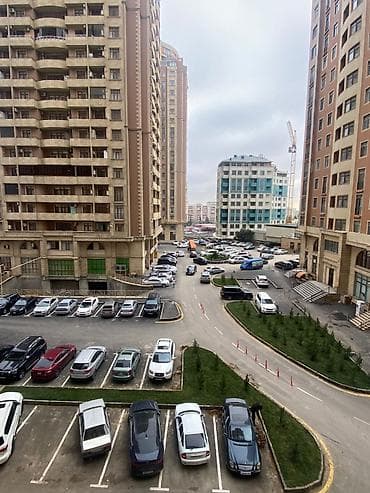 emircanda ev satisi: 3 otaqlı, Yeni tikili, 150 kv. m — 2