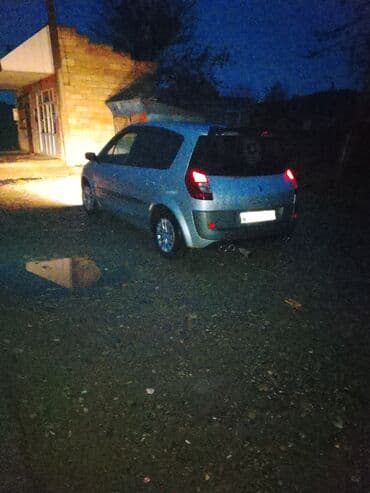 Renault Scenic (II) – gümüşü rəngdə, 5 qapılı kompakt miniven. tecılı