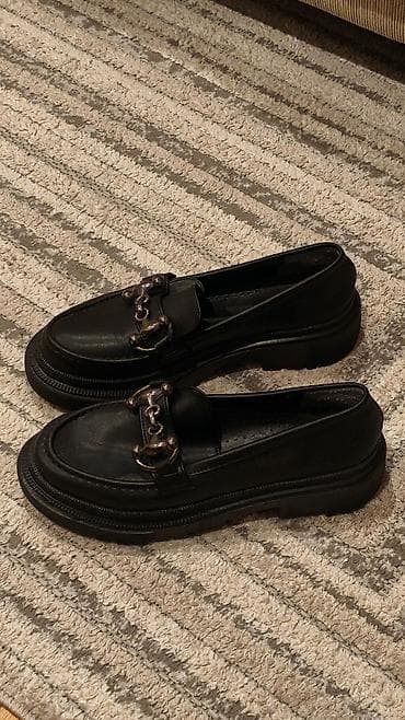 deri canta: Qadın ayaqqabısı – 38 razmer - Model: Loafer - Rəng: Qara - Detal: Ön — 1