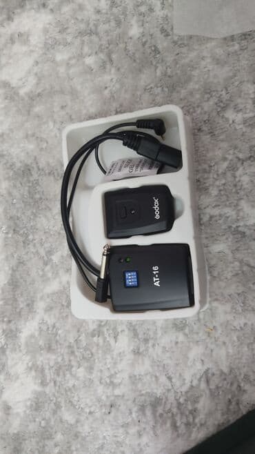 kompi: (Godox Pioneer 200) Dəst Şəkilində satılır Dəst tərkibi: • 2 ədəd — 4