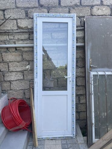 pvc qapi: PVC qapı - Material: Ağ rəngli PVC profil - Dizayn: Yuxarı hissəsi — 1