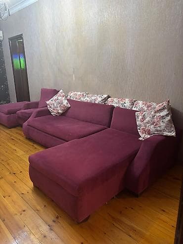 Xarici istehsal açılan divan 1 edəd kreslosu pufiki yaxşı vəziyyətdə