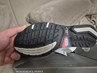 çəhrayı ayaqqabılar: New Balance 992 “Made” – boz/gümüş rəng palitrası ilə ikonik model — 5