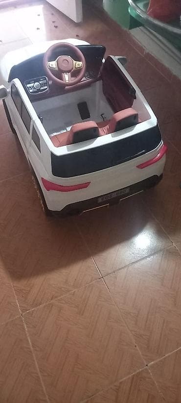 b class makasin: Uşaqlar üçün elektrikli mini avtomobil – SUV dizaynı - Korpus: ağ — 1