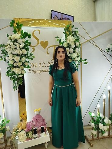 Məhsul: Tünd zümrüd-yaşıl ziyafət/gecə paltarı Təsvir: - Klassik