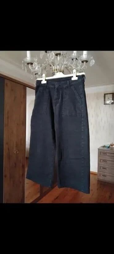 qadın alt geyimi: 1-i,1azn. 
10,ədəddən,aşağı,mal,satılmır.
M,38,(R)
İşlənmiş.
- — 17